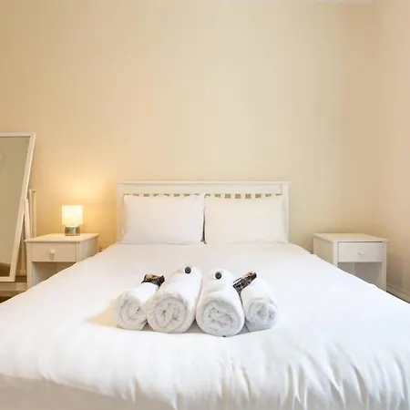 Bright And Spacious 3br In Affluent West End * إدنبرة