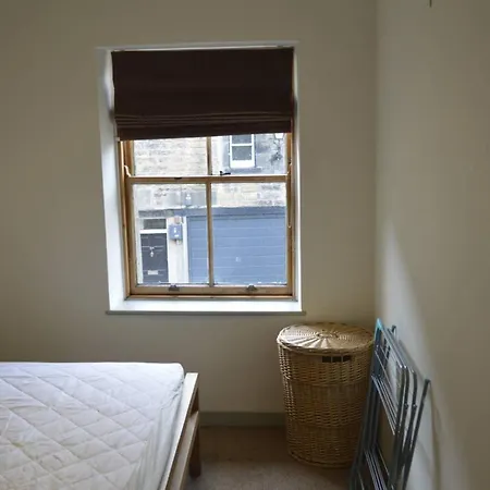 Διαμέρισμα 2 Bedroom Flat On Quiet Cobbled Street