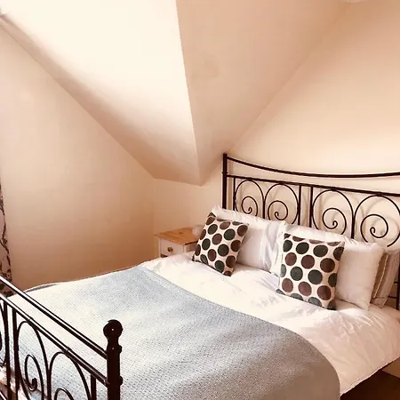 Family Friendly Georgian Townhouse Tatil Evi *