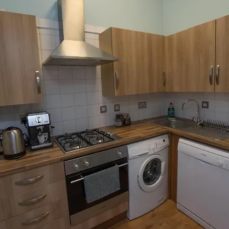 9,7 Out Of 10 For Comfort And Cleanliness Of This Cosy Modern 1 Bedroom Apartamento