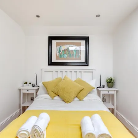 Central Bright 3 Bed Flat With Parking Апартаменты Эдинбург