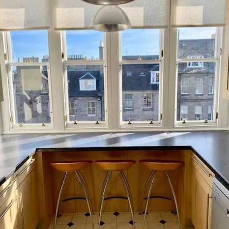 Incredible Penthouse With Roof Terrace Edimburgo
