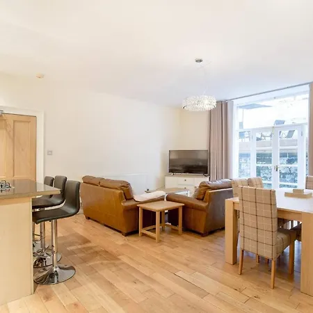 شقة Bright And Spacious 3br In Affluent West End *