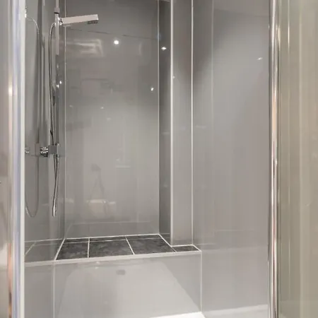 Murrayfield Spacious 2-bedroom *