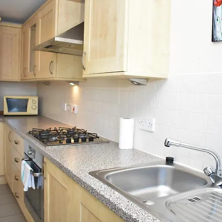 Bright 2br With Lift 10 Mins To Princes Street Edinburgh