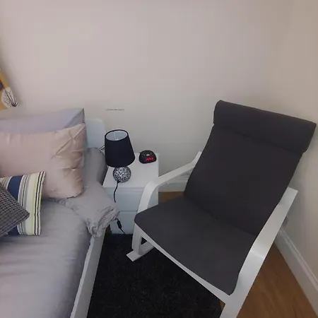 Big Bedroom Close To City Center With Breakfast Included Pansiyon *