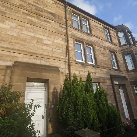 Big Bedroom Close To City Center With Breakfast Included * Edinburgh