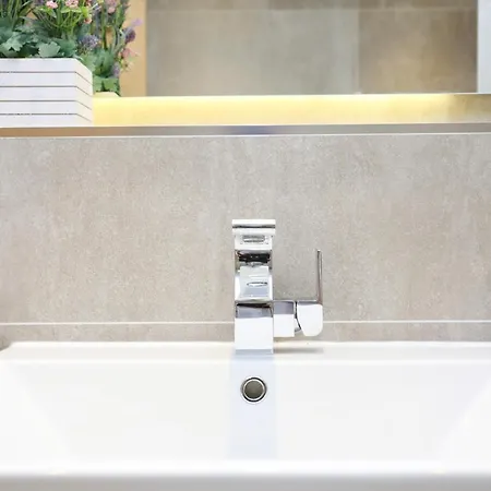 Апартаменты Joivy Elegant At The Heart Of The Royal Mile
