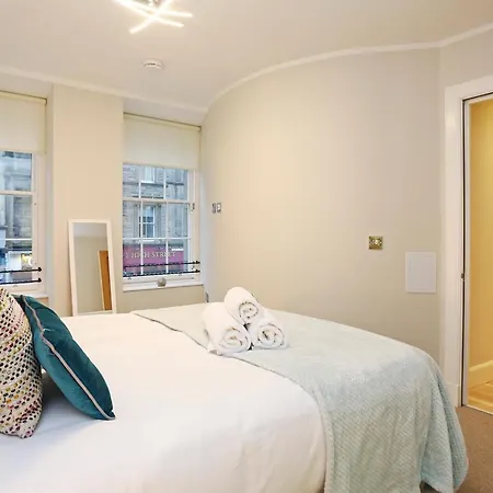 Joivy Elegant At The Heart Of The Royal Mile Эдинбург