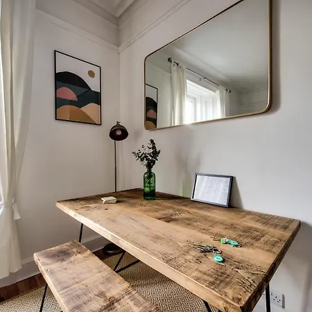 Modern Homely For 2 In By Guest Ready Daire