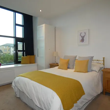 Silver Lining - Modern & Stylish 3 Bed With Parking * Edinburgh