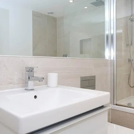 Joivy Vibrant Near Calton Hill Édimbourg