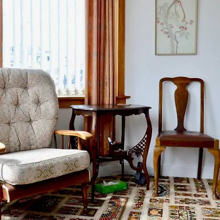 شقة Homely 2 Bed With Arthur Seat Views