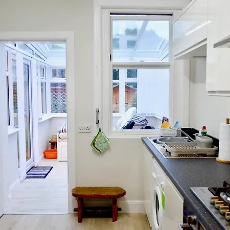 شقة Homely 2 Bed With Arthur Seat Views