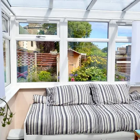 Homely 2 Bed With Arthur Seat Views