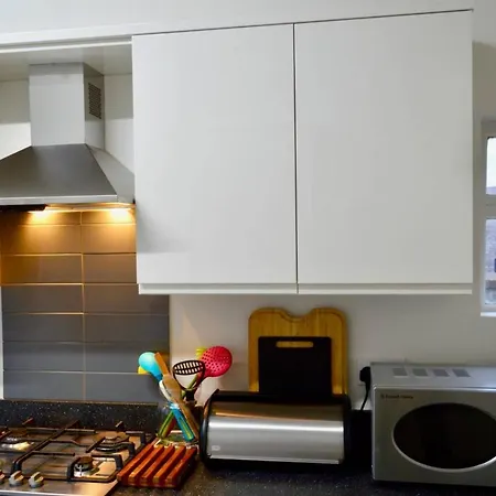 شقة Homely 2 Bed With Arthur Seat Views