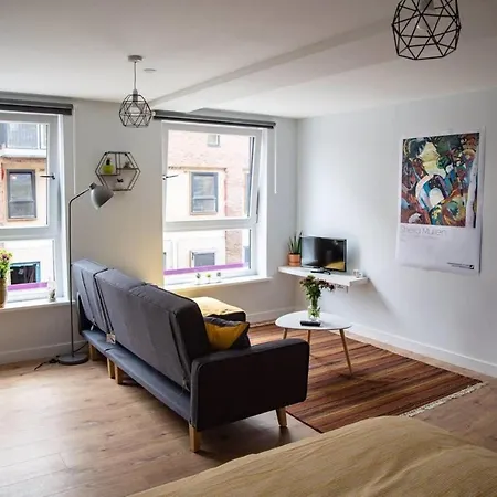 Studio Flat With Free Parking إدنبرة