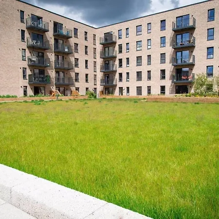 Studio Flat With Free Parking
