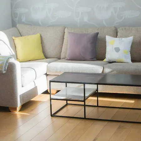 424 Stunning 2 Bedroom Duplex By The Meadows With Secure Parking Edinburgh
