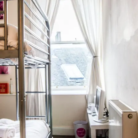 Διαμέρισμα Three Bedroom Near City Center Εδιμβούργο