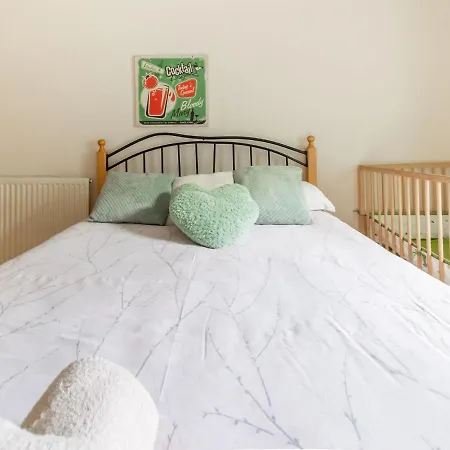 One Bedroom In Old Town Near City Center Apartment Edinburgh
