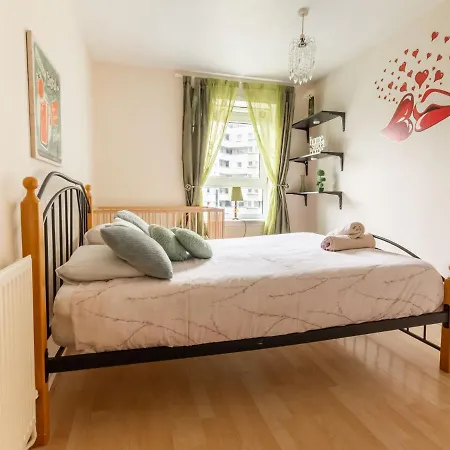 One Bedroom In Old Town Near City Center Apartment