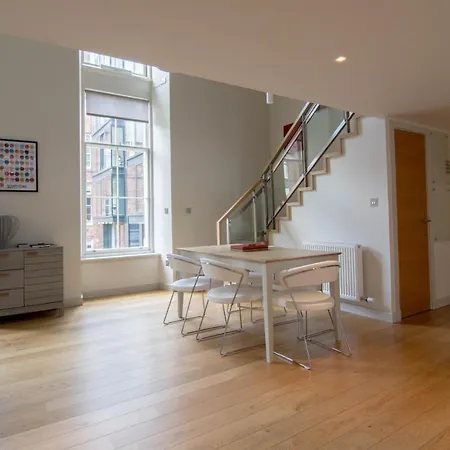 424 Stunning 2 Bedroom Duplex By The Meadows With Secure Parking Apartment *