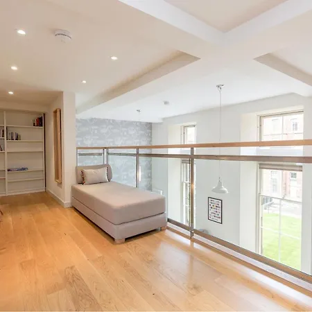 424 Stunning 2 Bedroom Duplex By The Meadows With Secure Parking Apartment *