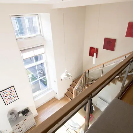 424 Stunning 2 Bedroom Duplex By The Meadows With Secure Parking Apartment