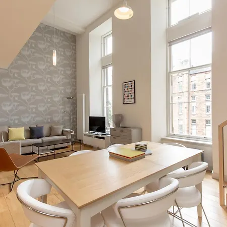Apartment 424 Stunning 2 Bedroom Duplex By The Meadows With Secure Parking Edinburgh