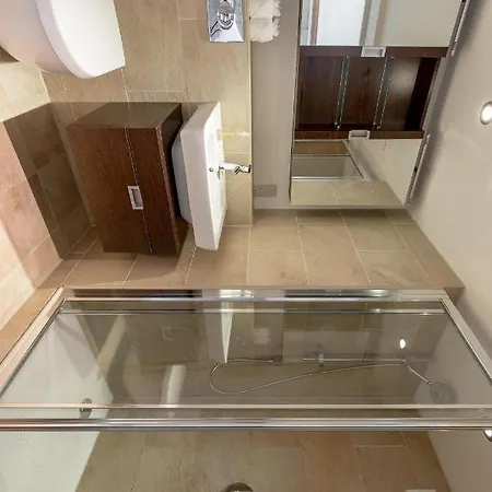 Apartment 424 Stunning 2 Bedroom Duplex By The Meadows With Secure Parking
