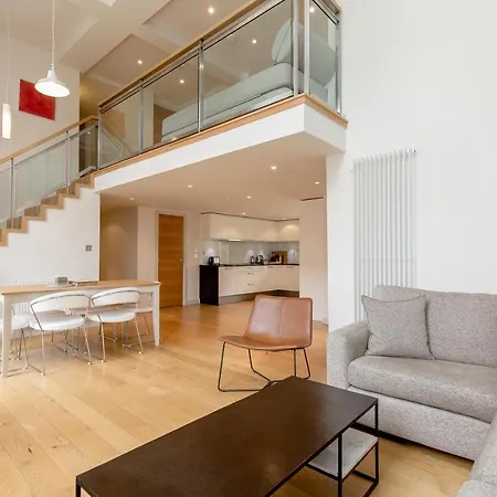 424 Stunning 2 Bedroom Duplex By The Meadows With Secure Parking Apartment