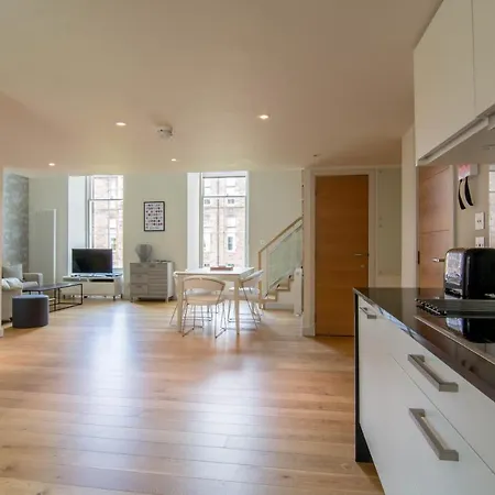 424 Stunning 2 Bedroom Duplex By The Meadows With Secure Parking Apartment Edinburgh