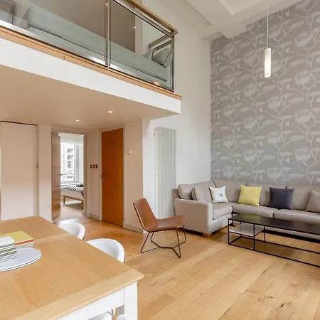 Apartment 424 Stunning 2 Bedroom Duplex By The Meadows With Secure Parking