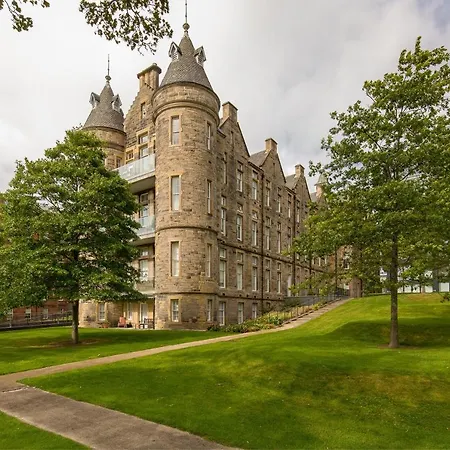 424 Stunning 2 Bedroom Duplex By The Meadows With Secure Parking Apartment *