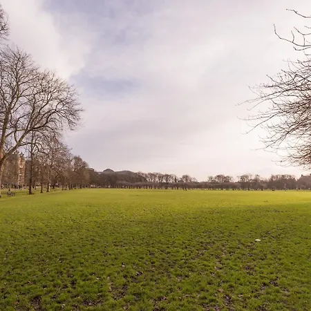 Apartment 424 Stunning 2 Bedroom Duplex By The Meadows With Secure Parking
