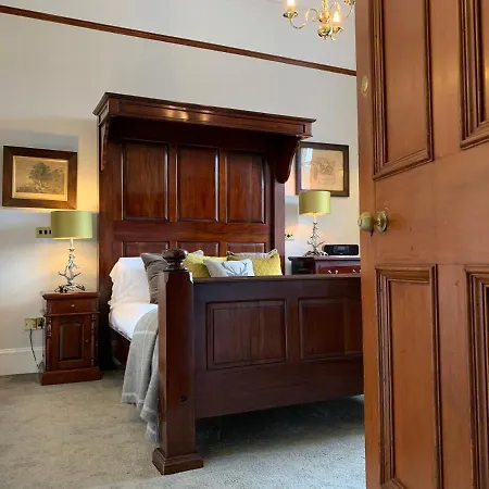 23 Mayfield 5*