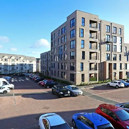 Apt For 5 W/ Free Parking, Next To Arthurs Seat *