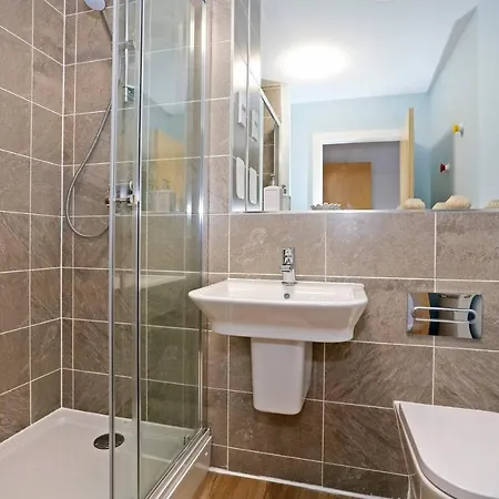 Apt For 5 W/ Free Parking, Next To Arthurs Seat * Edinburgh