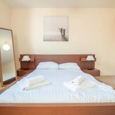 דירה Bright & Spacious 4bd Suburban *
