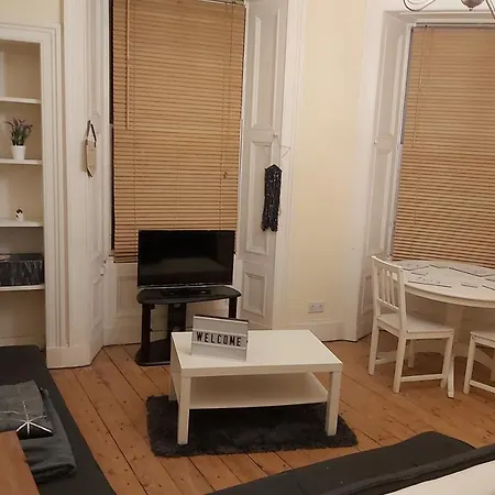 Apartment Bright, Spacious And Homely Central