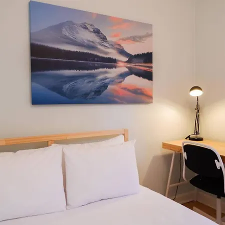 Apartment Welcoming And Spacious 2 Bedroom In Central Bristo Square
