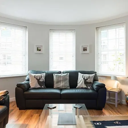 Sophisticated Apt In Trendy Leith Port District *