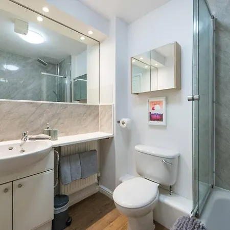 Apartment Sophisticated Apt In Trendy Leith Port District *