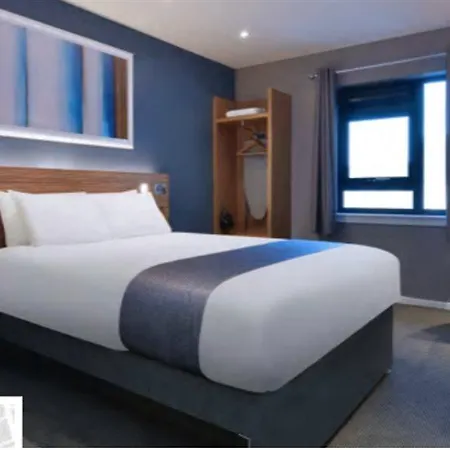 Travelodge Edinburgh Park 3*