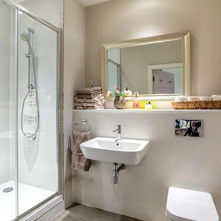 干草市场公寓 4*