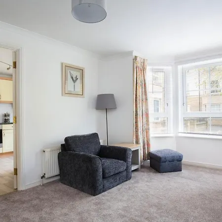 Dicksonfield Groud Floor Appartement