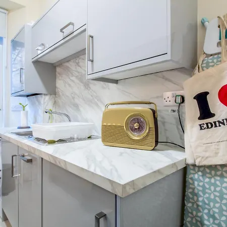 Stylish & Charming Retreat For 2- Centre! * Edinburgh