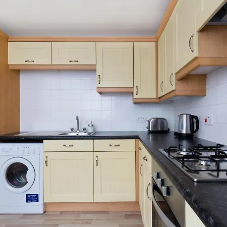 Dicksonfield Groud Floor Appartement