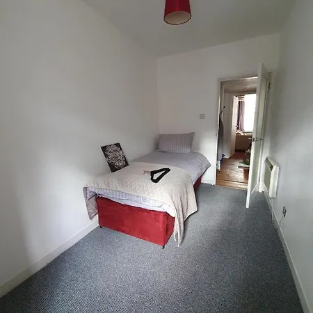 Lovely 2 Bedroom Flat In The Heart Of The City